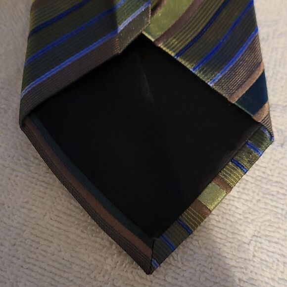 Kenneth Cole Reaction all silk tie - Picture 3 of 6